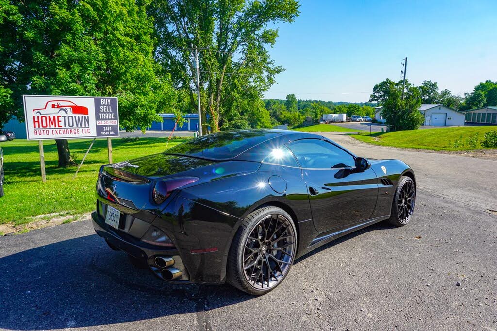 2011 Ferrari California Roadster photo 3