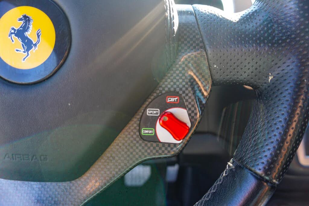 2011 Ferrari California Roadster photo 22