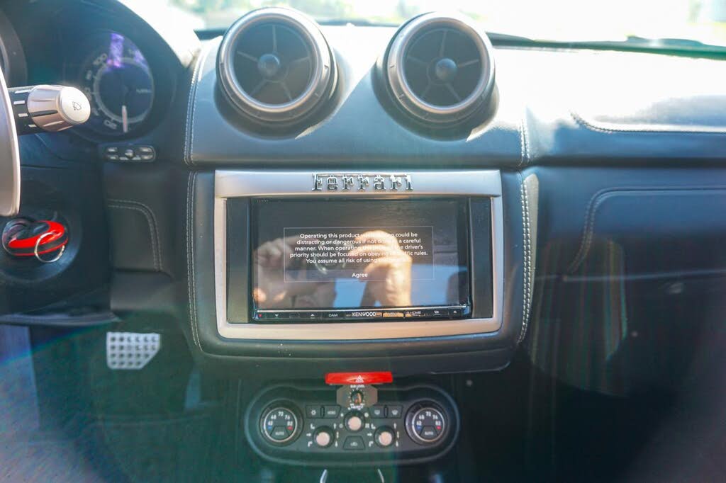 2011 Ferrari California Roadster photo 24