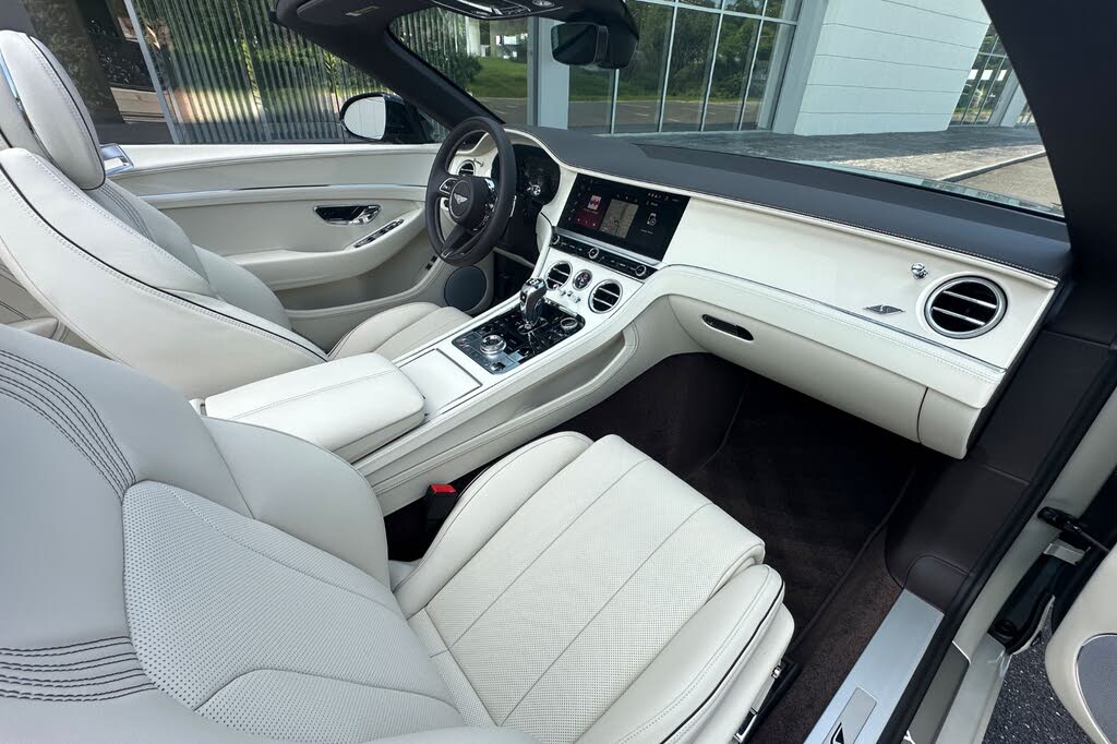 2026 Bentley Continental GTC AWD photo 2