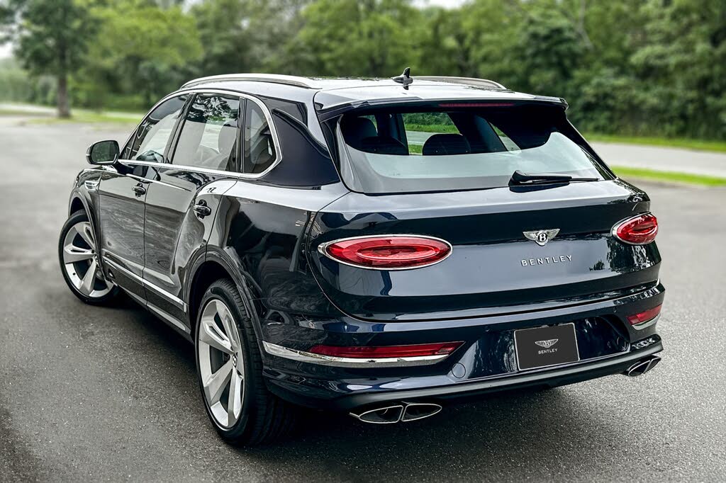 2026 Bentley Bentayga V8 AWD photo 3
