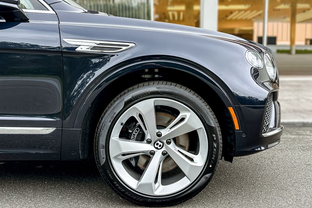 2026 Bentley Bentayga V8 AWD photo 6