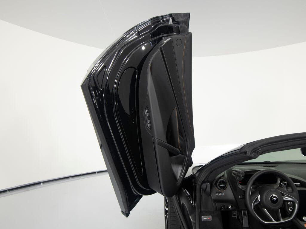 2027 McLaren 750S Spider RWD photo 11