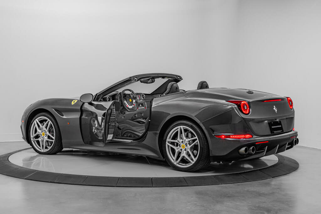 2016 Ferrari California T Roadster photo 2