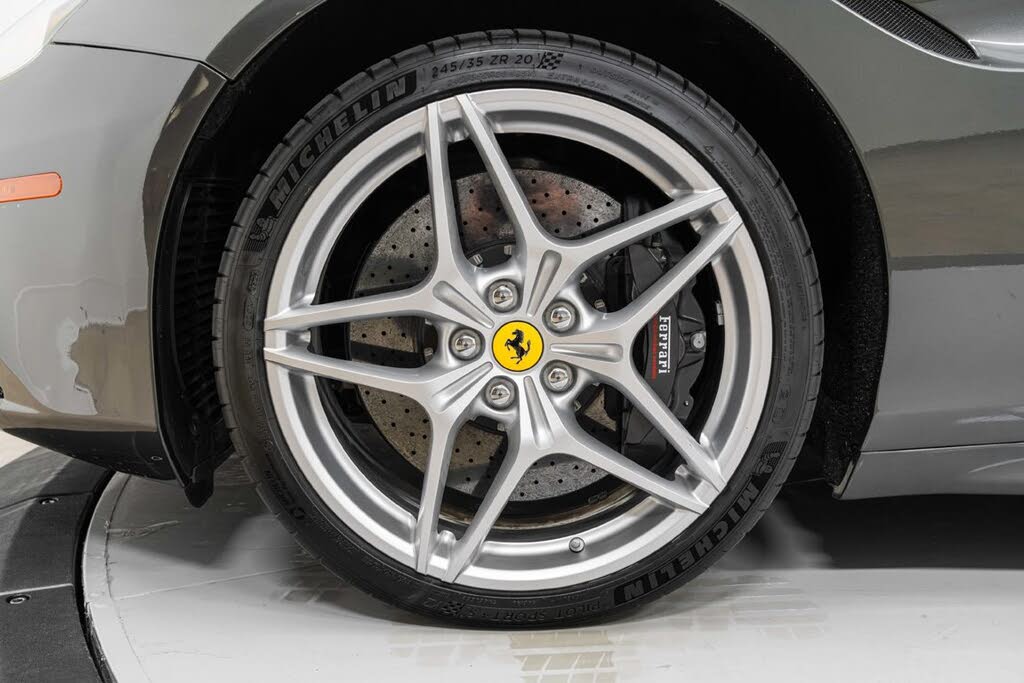 2016 Ferrari California T Roadster photo 16