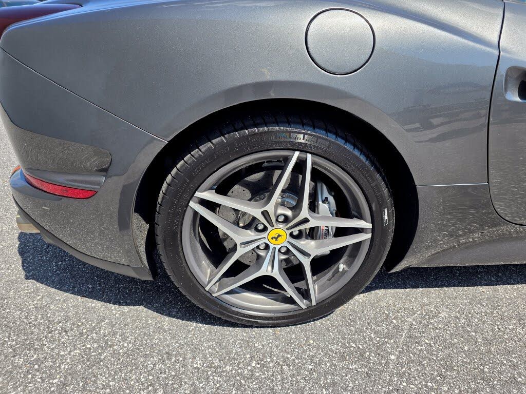 2015 Ferrari California T Roadster photo 13