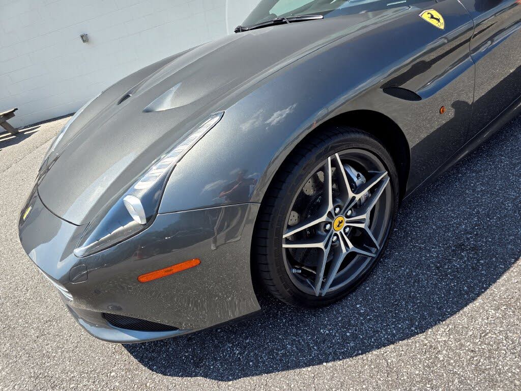 2015 Ferrari California T Roadster photo 4