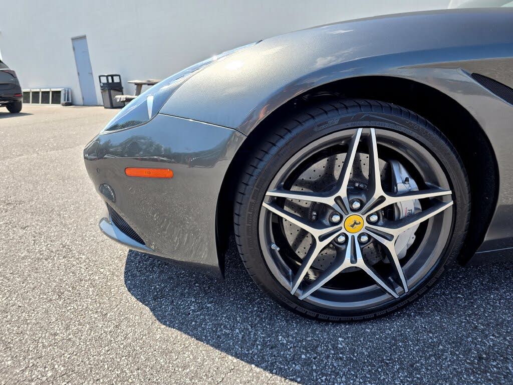 2015 Ferrari California T Roadster photo 5