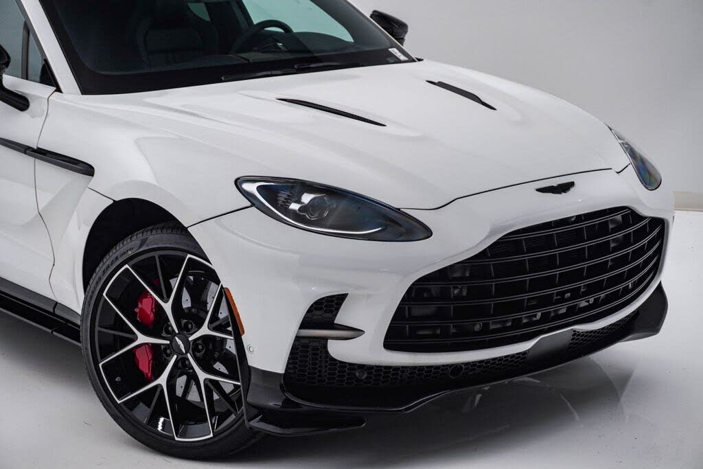 2026 Aston Martin DBX 707 AWD photo 4