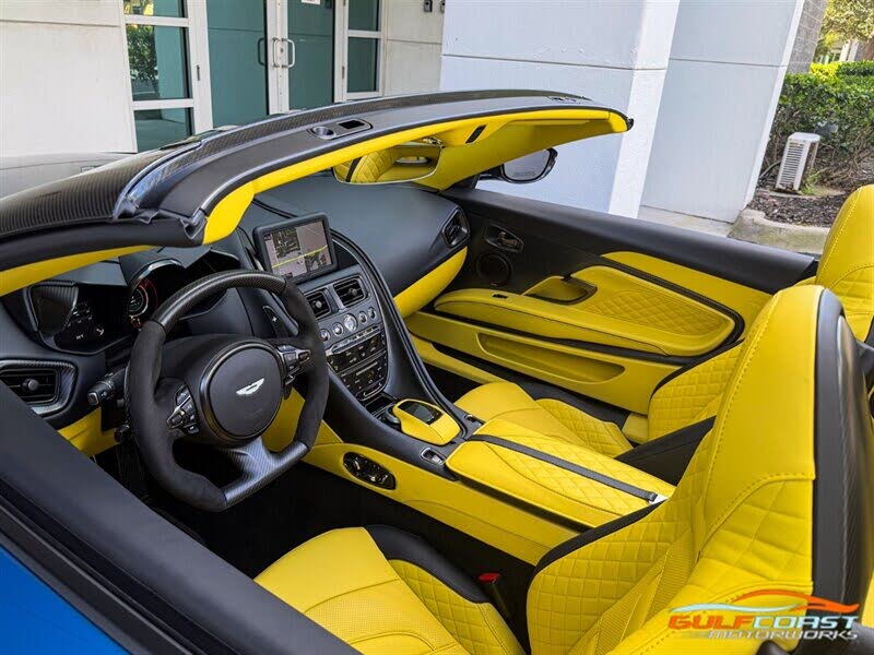 2023 Aston Martin DBS Superleggera Volante RWD photo 2