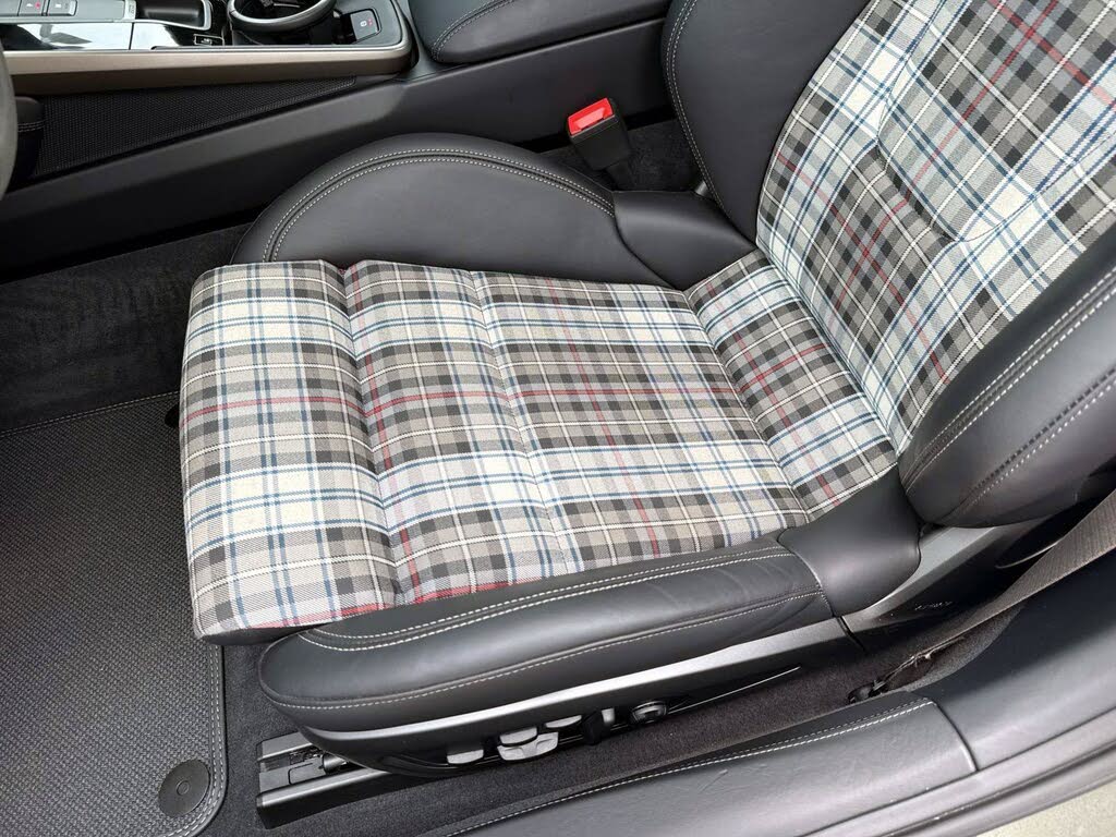 2025 Porsche 911 Turbo Coupe AWD photo 18 of 24