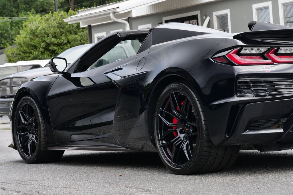 2024 Chevrolet Corvette Z06 3LZ Convertible RWD photo 18