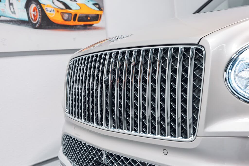 2026 Bentley Bentayga Azure V8 AWD photo 11