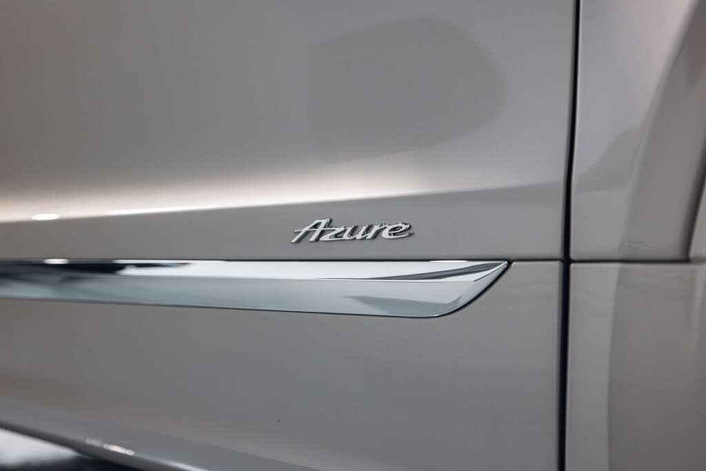 2026 Bentley Bentayga Azure V8 AWD photo 13