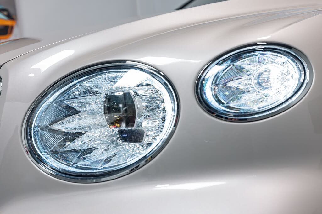 2026 Bentley Bentayga Azure V8 AWD photo 14