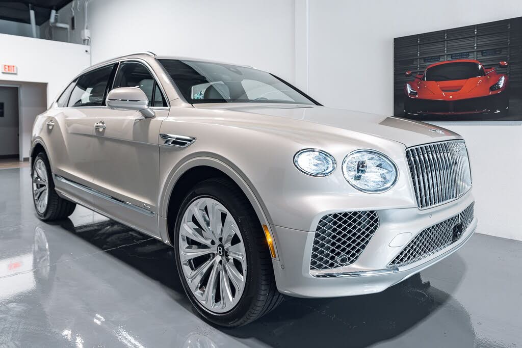 2026 Bentley Bentayga Azure V8 AWD photo 3