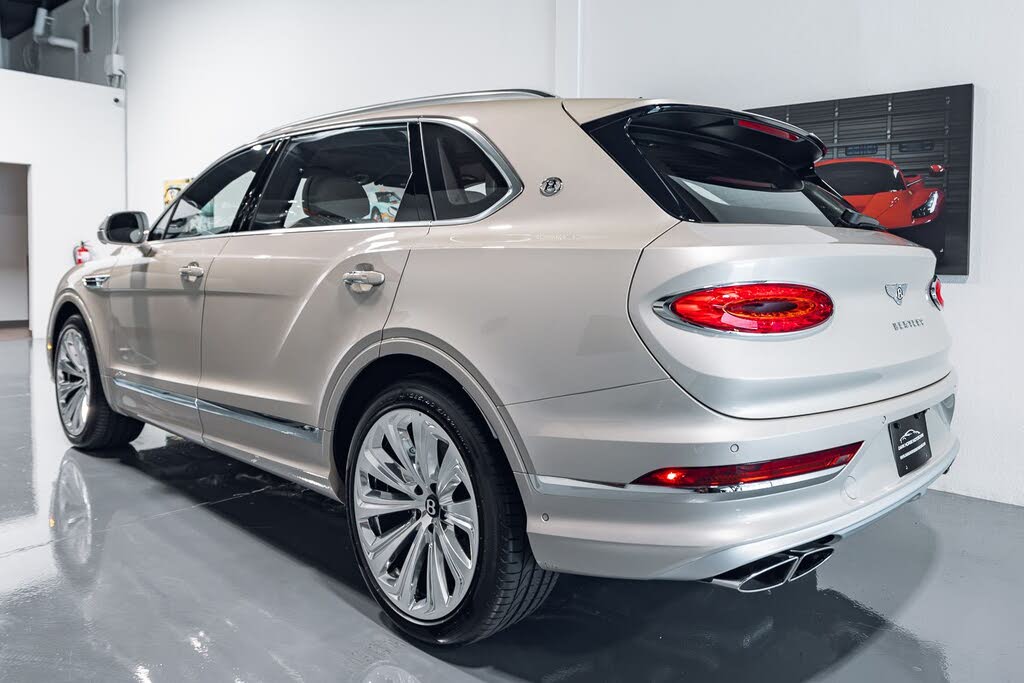 2026 Bentley Bentayga Azure V8 AWD photo 4