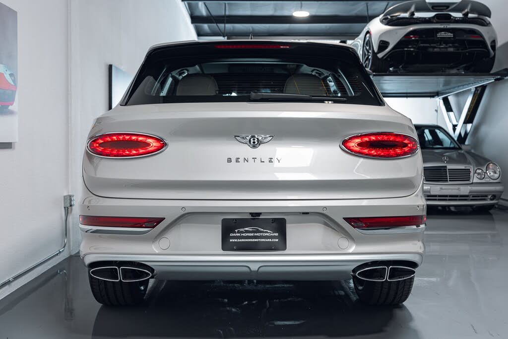 2026 Bentley Bentayga Azure V8 AWD photo 5