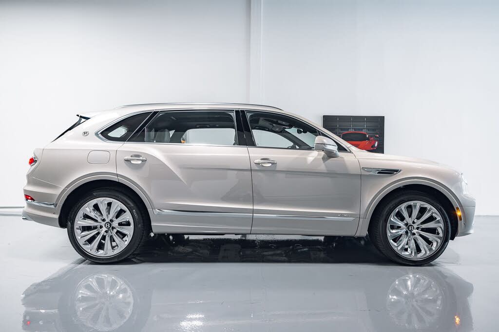 2026 Bentley Bentayga Azure V8 AWD photo 8