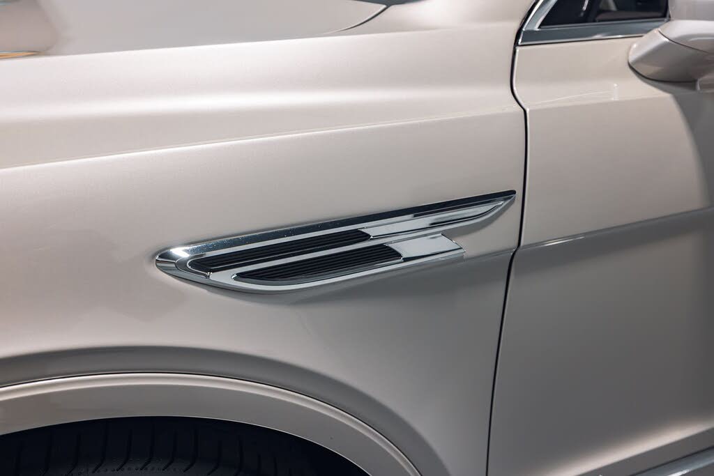 2026 Bentley Bentayga Azure V8 AWD photo 9