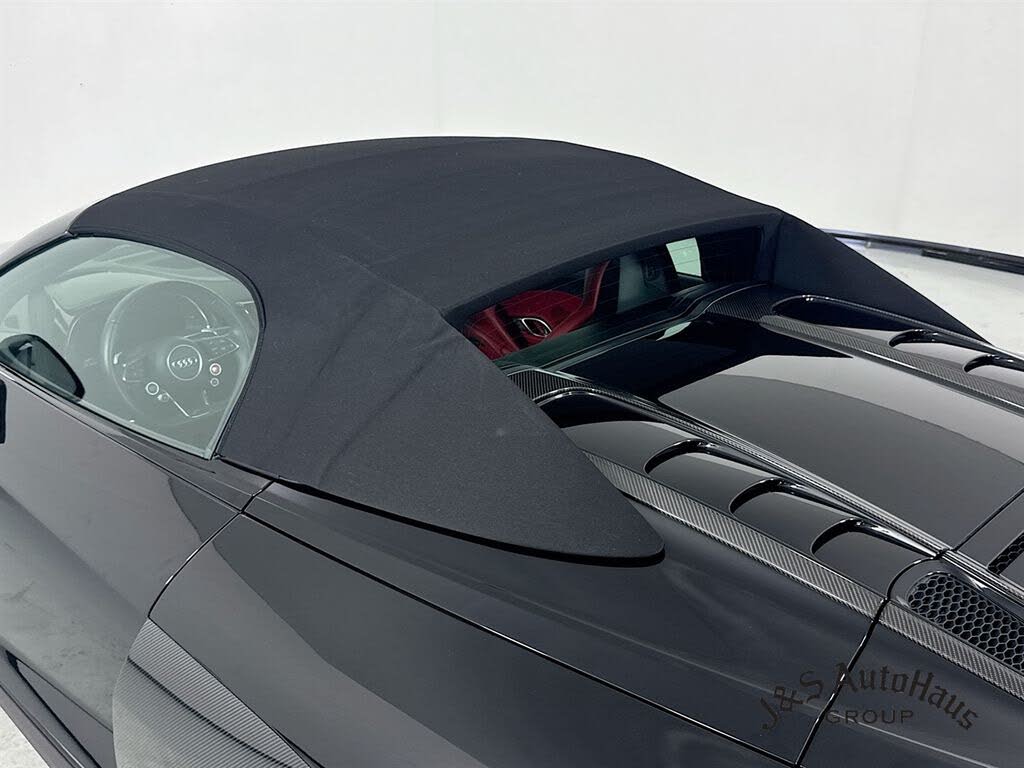 2020 Audi R8 quattro V10 Performance Spyder AWD photo 16 of 24