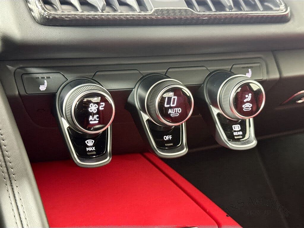 2020 Audi R8 quattro V10 Performance Spyder AWD photo 21 of 24