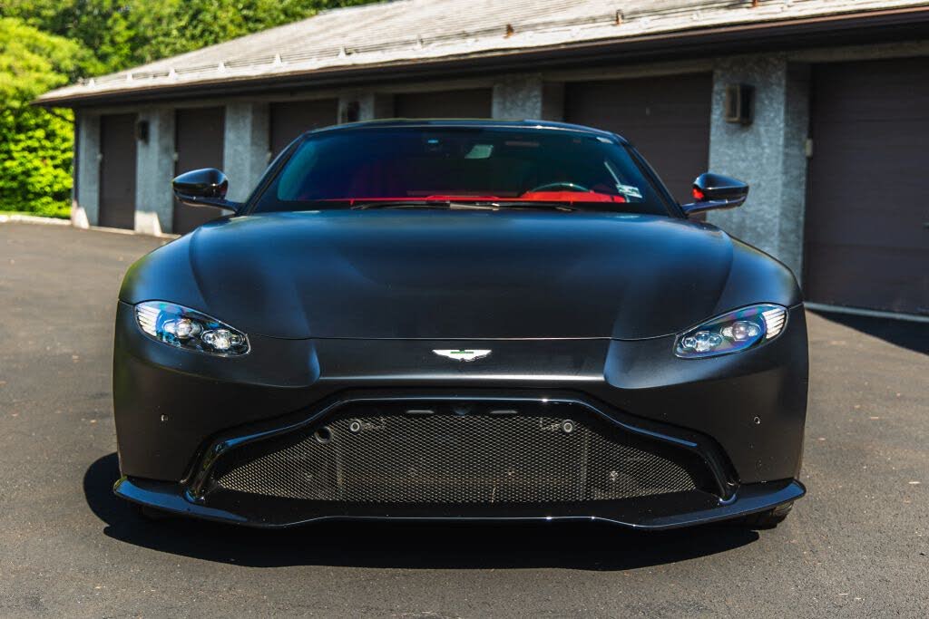 2019 Aston Martin Vantage RWD photo 11