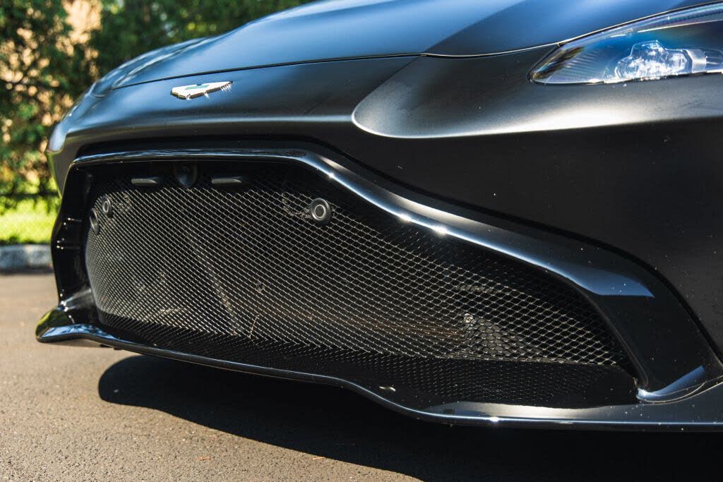 2019 Aston Martin Vantage RWD photo 13