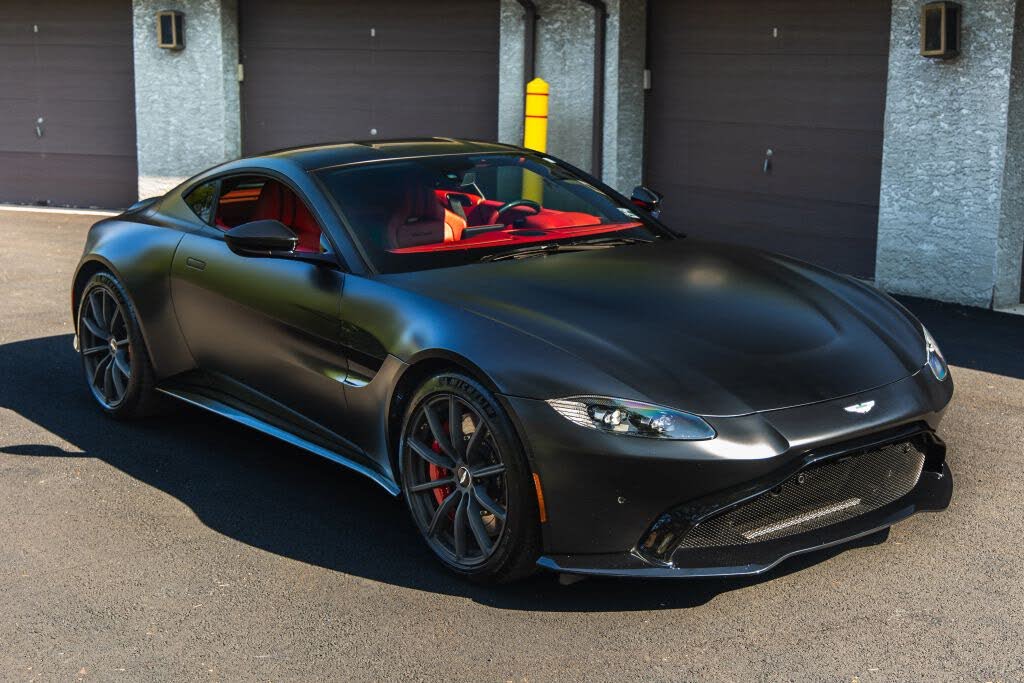 2019 Aston Martin Vantage RWD photo 14