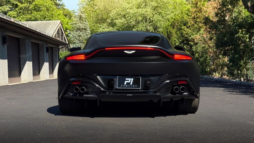 2019 Aston Martin Vantage RWD photo 3