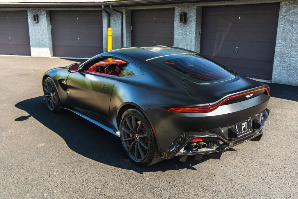 2019 Aston Martin Vantage RWD photo 24