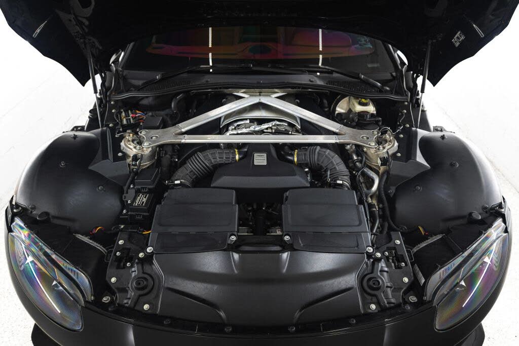 2019 Aston Martin Vantage RWD photo 6