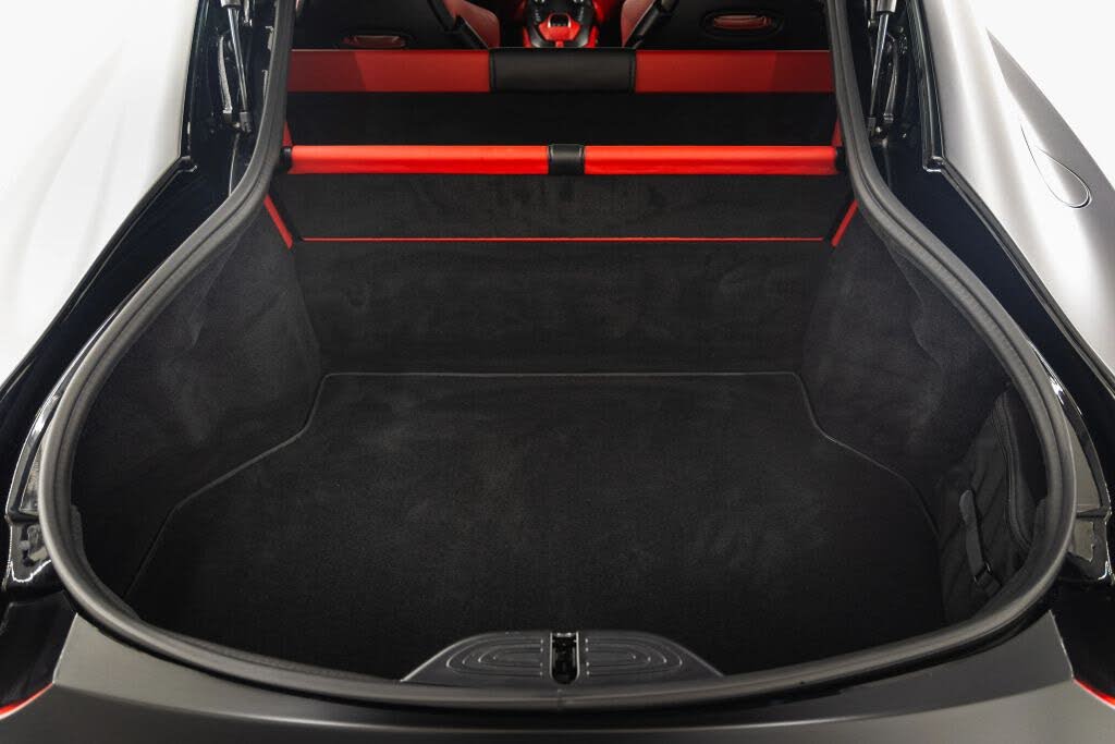 2019 Aston Martin Vantage RWD photo 8