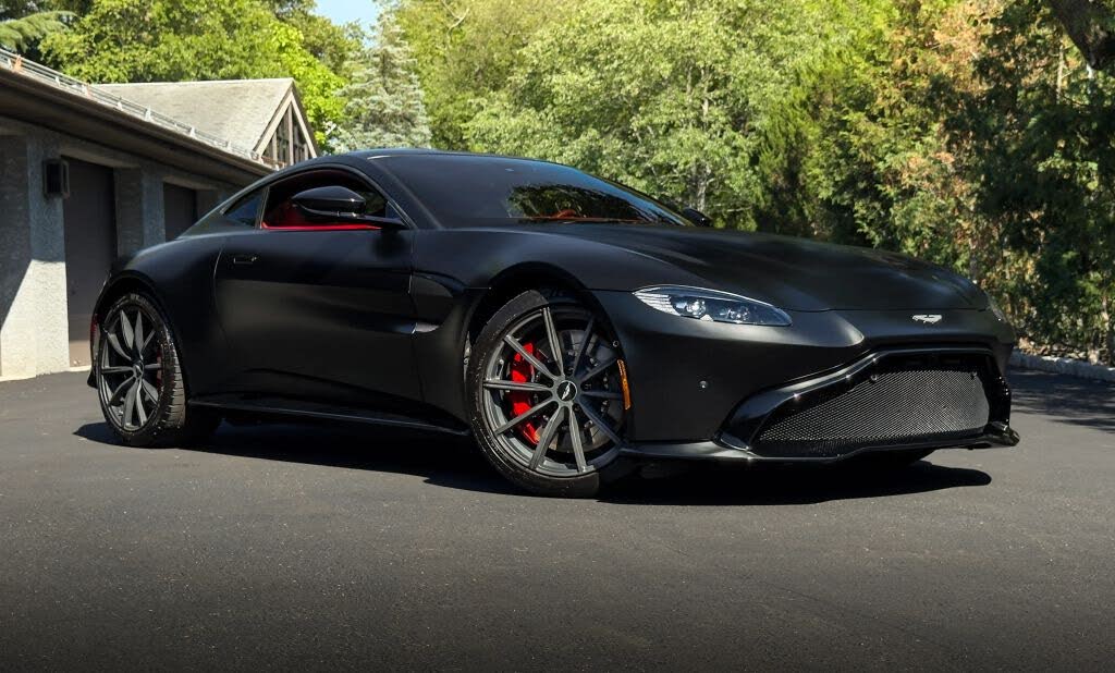 2019 Aston Martin Vantage RWD photo 9