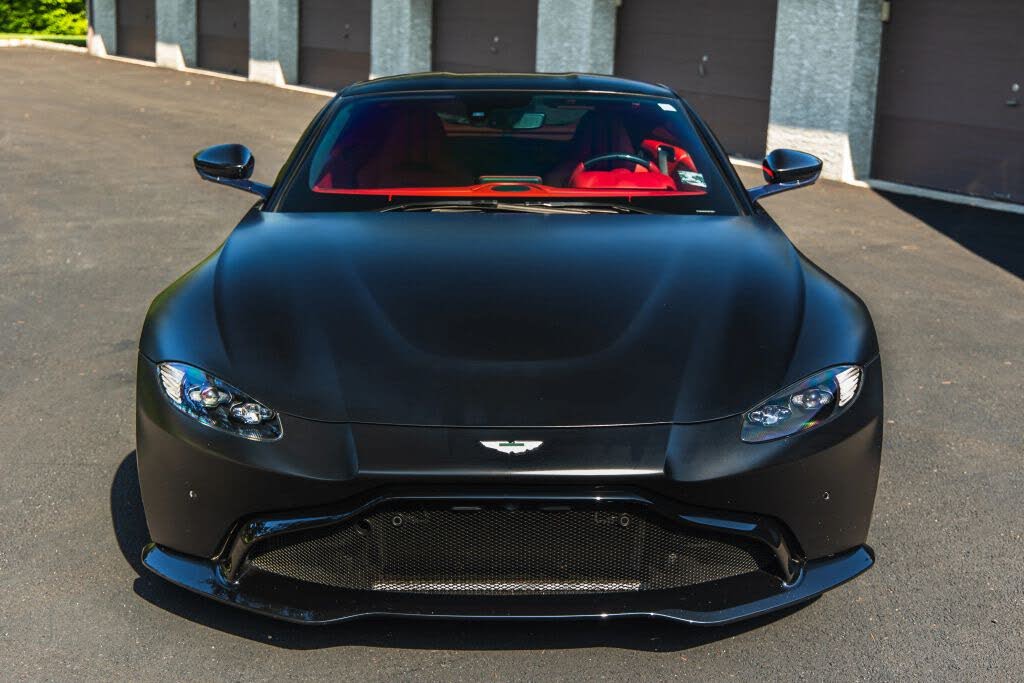 2019 Aston Martin Vantage RWD photo 10