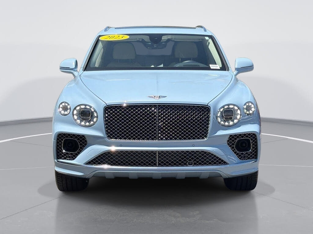 2023 Bentley Bentayga Hybrid Azure AWD photo 2