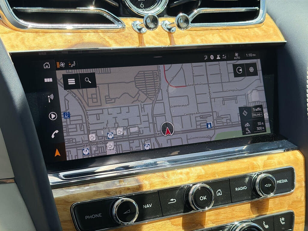 2023 Bentley Bentayga Hybrid Azure AWD photo 11