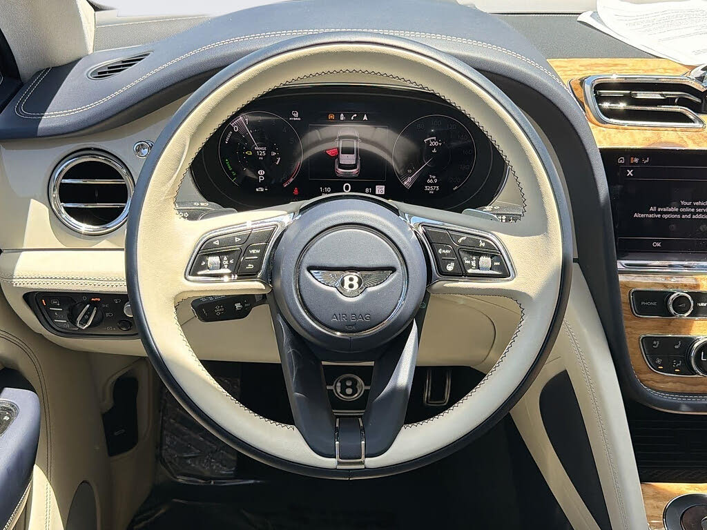 2023 Bentley Bentayga Hybrid Azure AWD photo 8