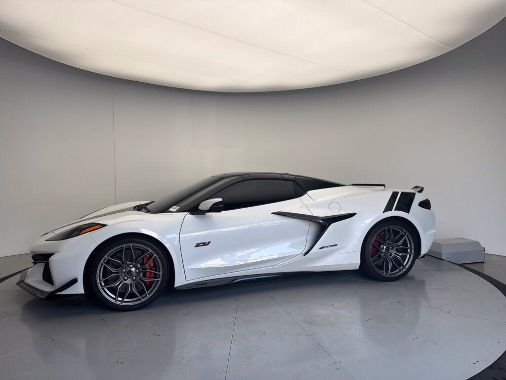 2023 Chevrolet Corvette Z06 3LZ Convertible RWD photo 2