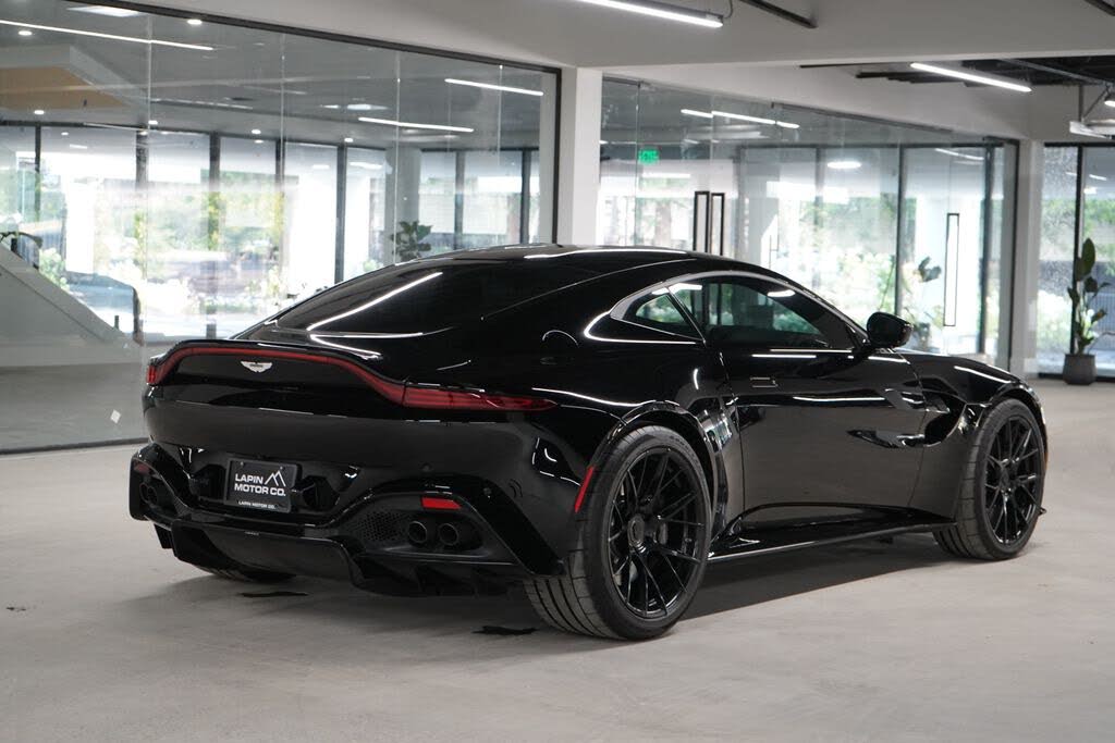 2020 Aston Martin Vantage RWD photo 2