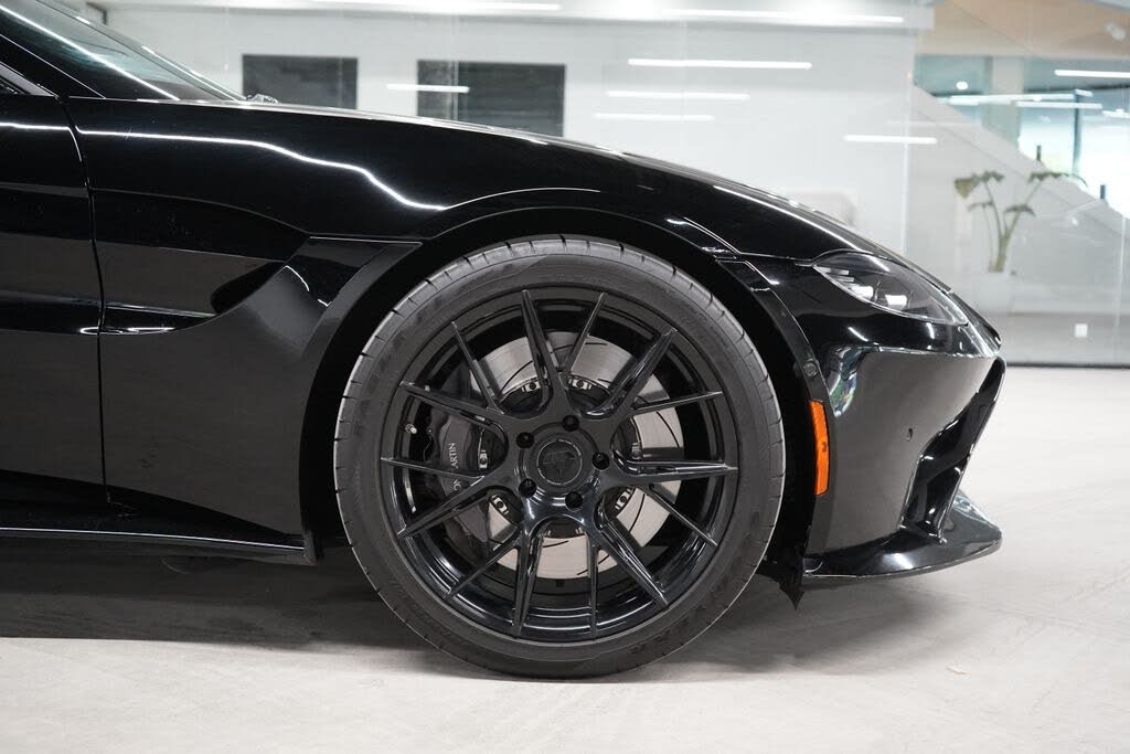 2020 Aston Martin Vantage RWD photo 13
