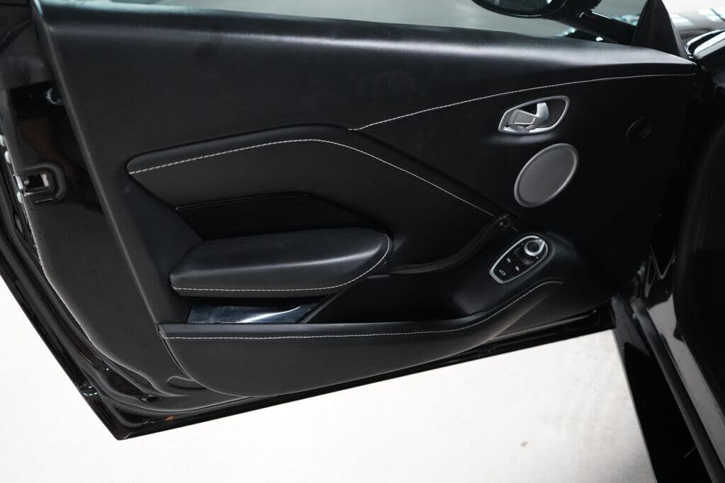 2020 Aston Martin Vantage RWD photo 14