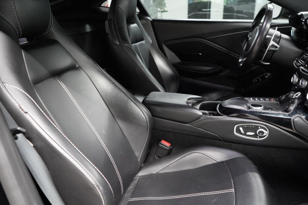 2020 Aston Martin Vantage RWD photo 18