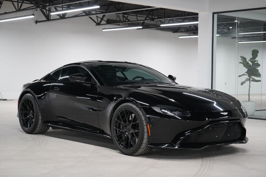 2020 Aston Martin Vantage RWD photo 3