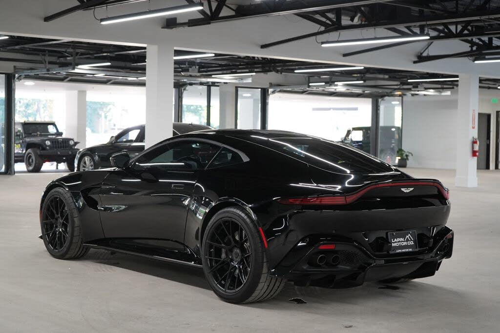 2020 Aston Martin Vantage RWD photo 4