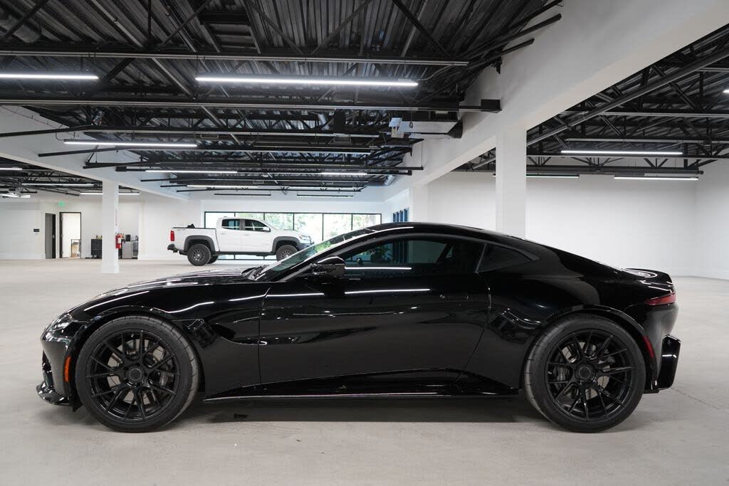 2020 Aston Martin Vantage RWD photo 5
