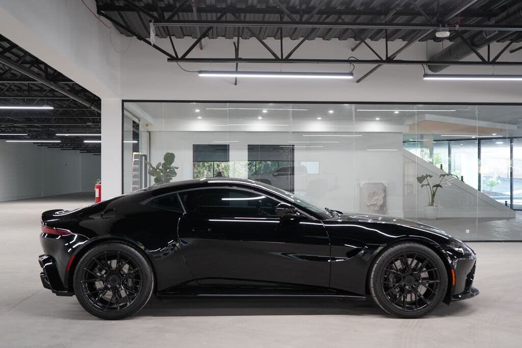 2020 Aston Martin Vantage RWD photo 6