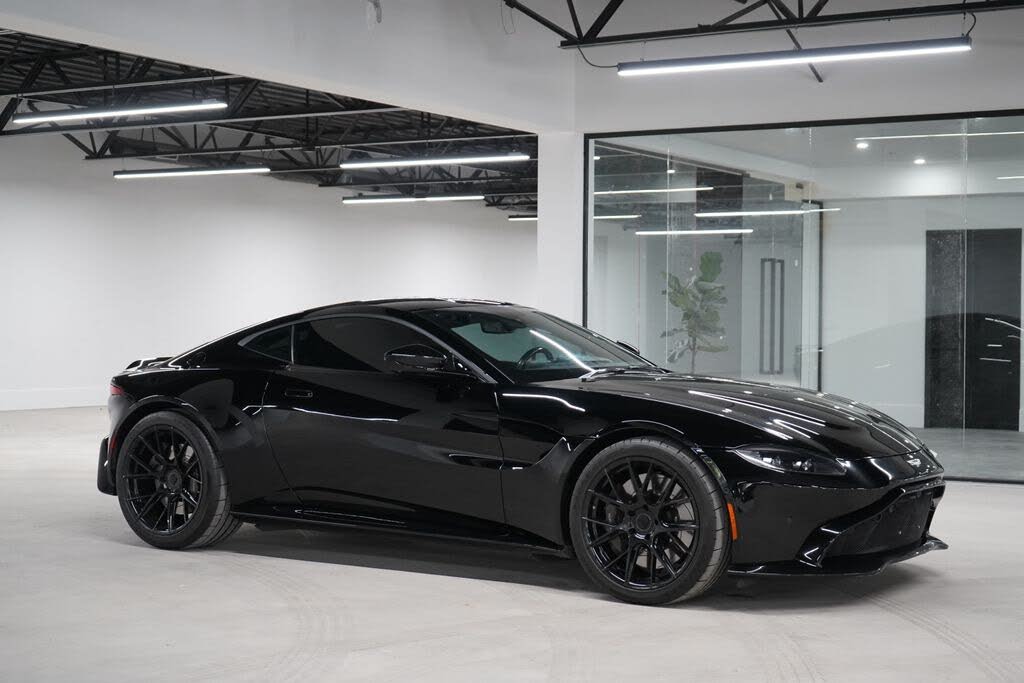 2020 Aston Martin Vantage RWD photo 10