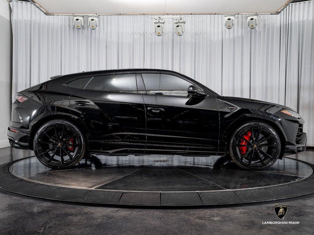 2022 Lamborghini Urus AWD photo 14