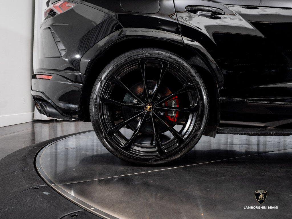 2022 Lamborghini Urus AWD photo 15